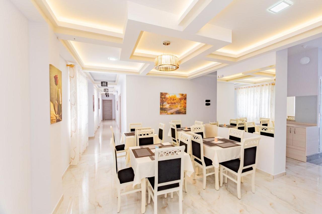 The City Gate Hotel Saranda Extérieur photo