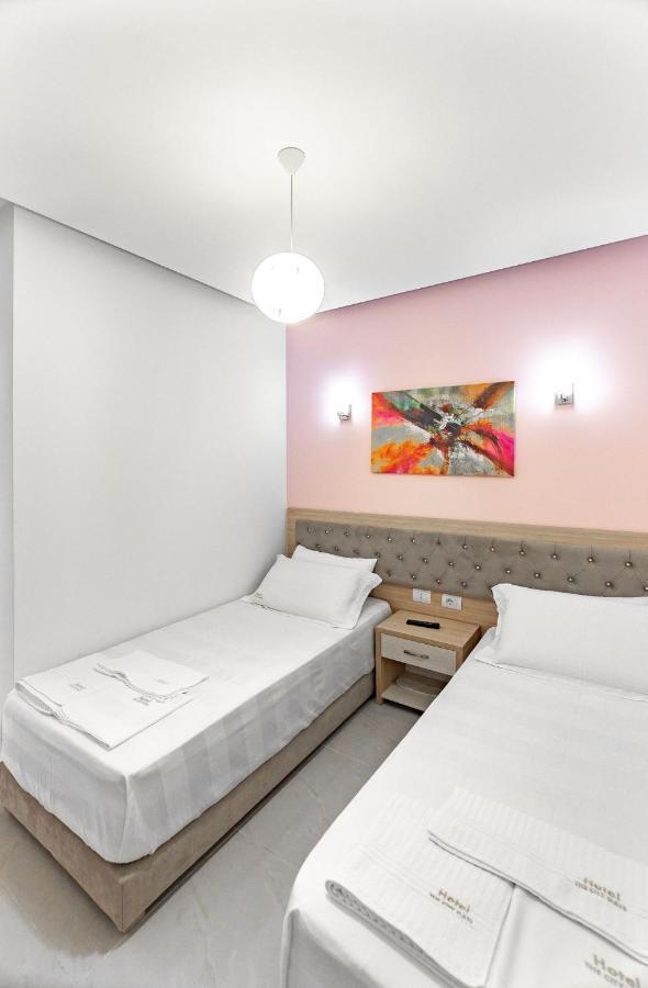 The City Gate Hotel Saranda Extérieur photo