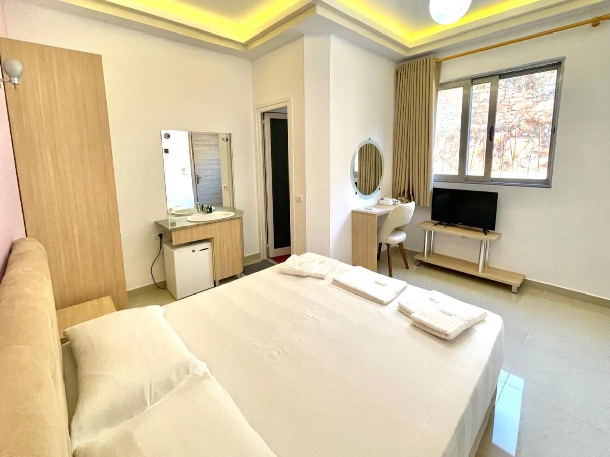 The City Gate Hotel Saranda Extérieur photo