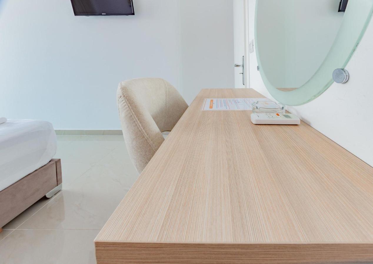 The City Gate Hotel Saranda Extérieur photo